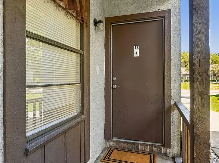 Bentwood Ln — Photo 3