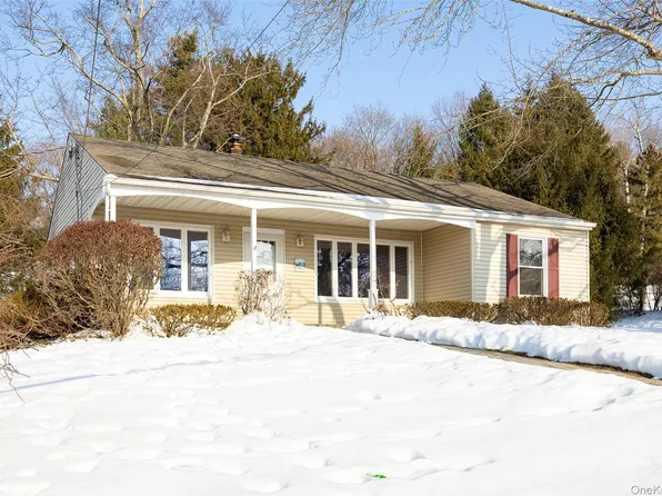 13 Robert Road, Poughkeepsie, NY 12603