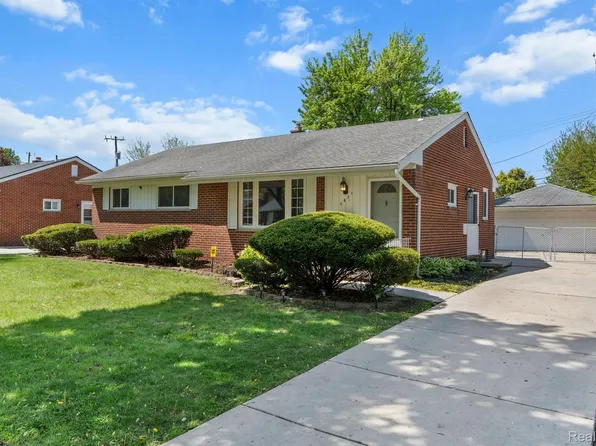 8631 Whitefield St, Dearborn Heights, MI 48127