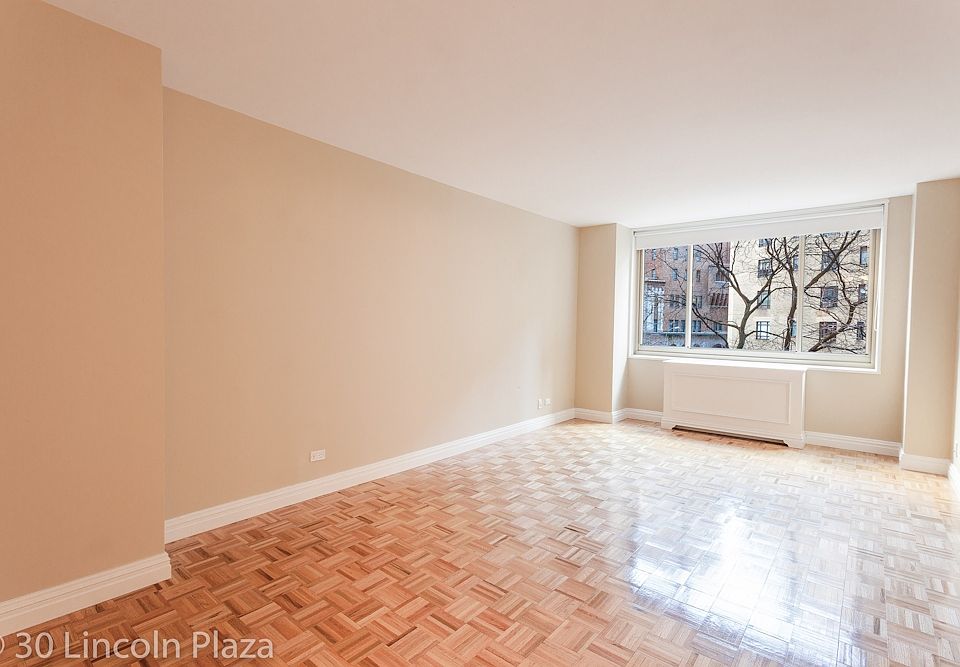 1st image of 30 W 63rd St APT 3V