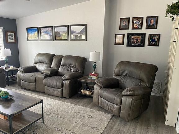 4th image of 37162 Washburn Ave