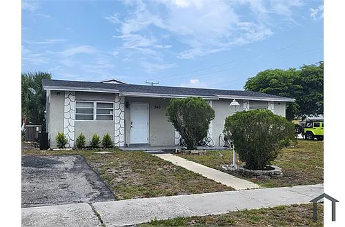 340 NW 4th Ave #A Photo 1