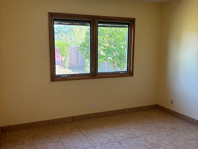 1998 Sumac Dr — Photo 14