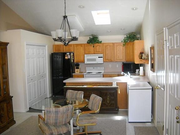 Dining/Kitchen