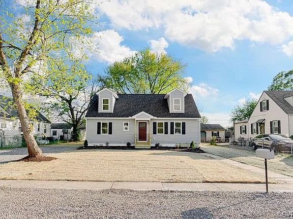 3rd image of 1713 Oak Hill Ln