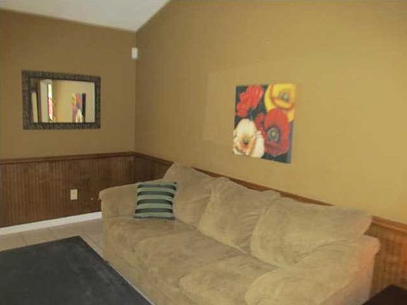 5th image of 903 Alwyn Blvd