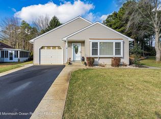 9 Ardmore St, Manchester Township, NJ 08759