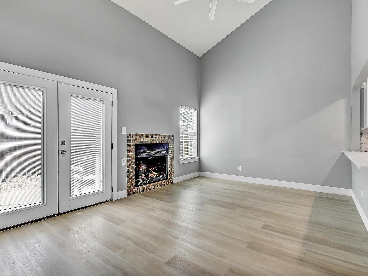 3 bed, 1.5 bath, 1238 sqft, $1,600 — Photo 4