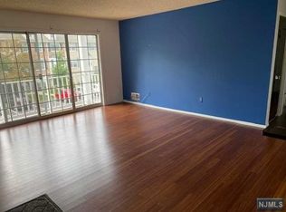 866 Juniper Way, Mahwah, NJ 07430