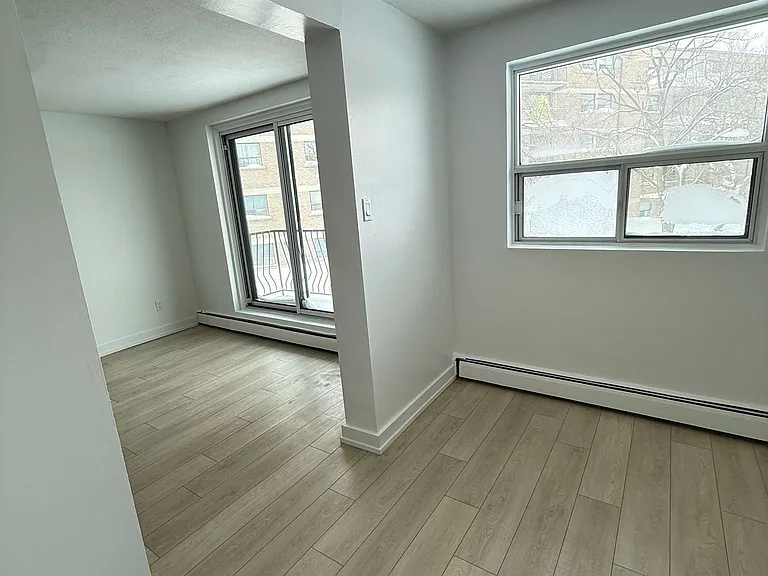 1276 Rae St — Photo 3