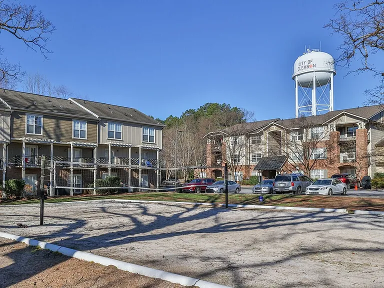 833-937 Old Greenville Hwy — Photo 4