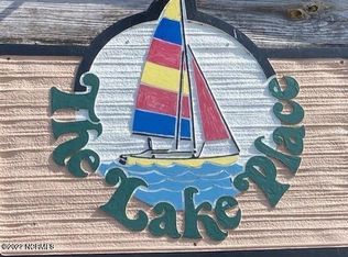 306 Lake Place Condo Dr, Elizabethtown, NC 28337