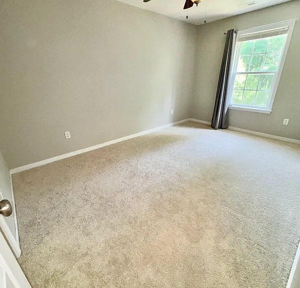 2409 Silver Lake Ter — Photo 17