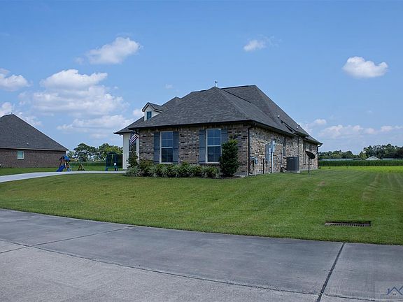 3rd image of 481 Kleinpeter Dr