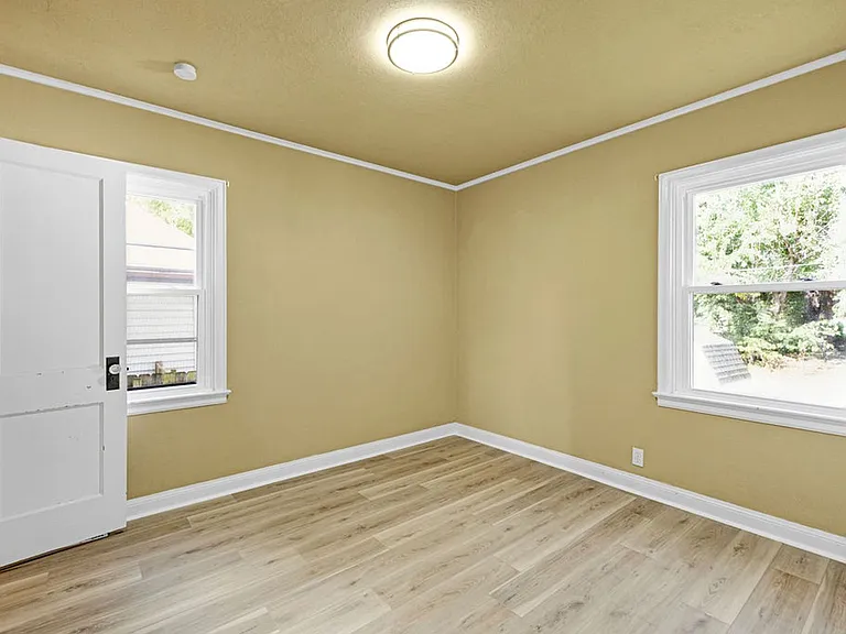 2815 Francis St — Photo 16