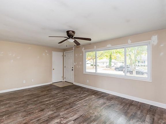 3rd image of 3743 Saranac Dr