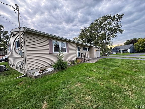4th image of 17 Gooseberry Ln
