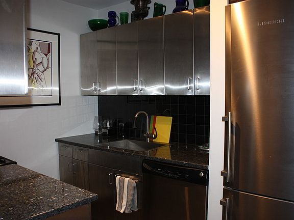 3rd image of 251 E 51st St APT 18E