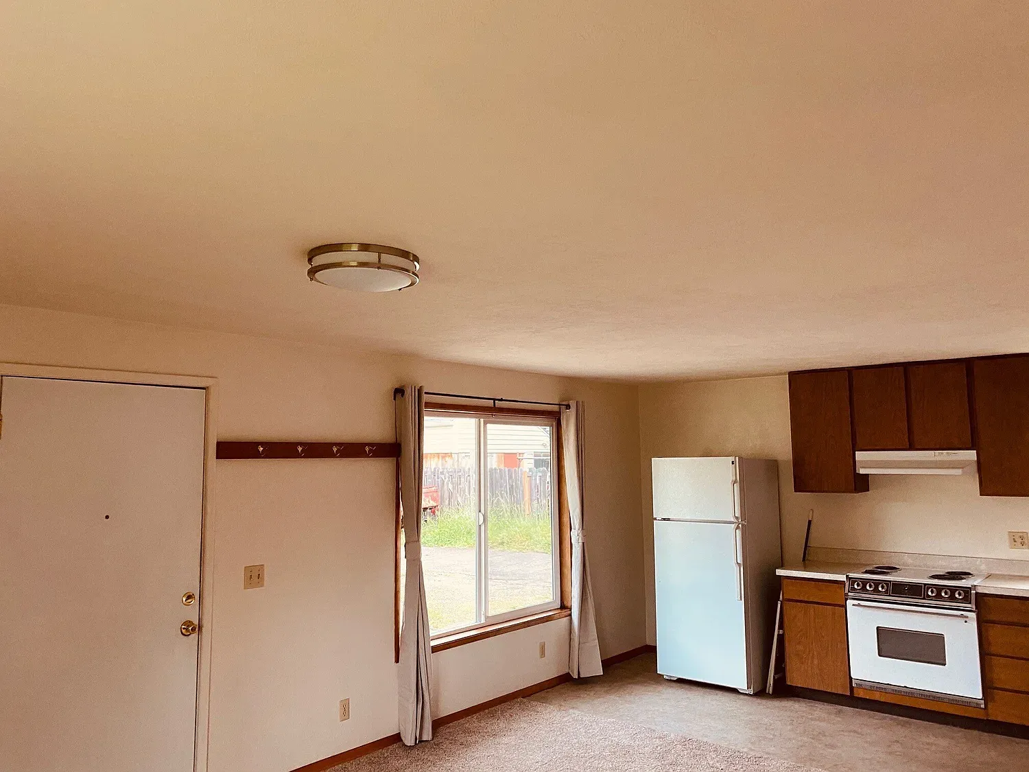 1 bed, 650 sqft, $1,150 — Photo 3