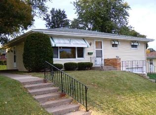1275 Cerro Dr, Dubuque, IA 52001
