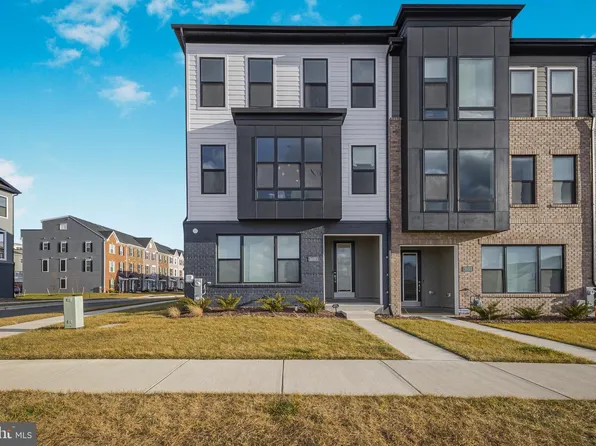 16013 Hyde Park Pl, Bowie, MD 20716