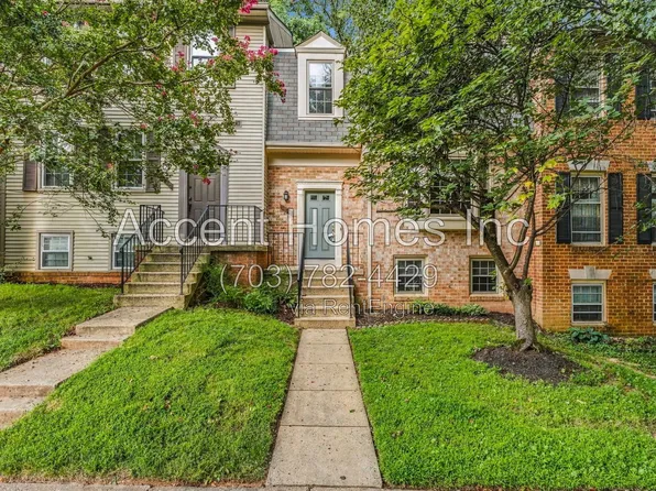 7867 Painted Daisy Dr, Springfield, VA 22152