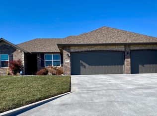 1921 S Shayla Ave, Springfield, MO 65802