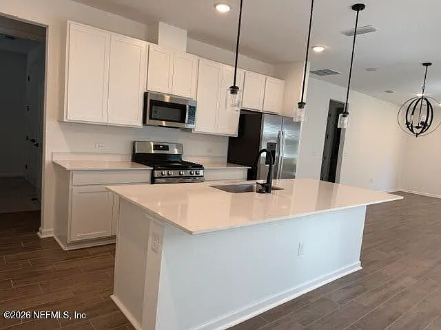 3 bed, 2.0 bath, 1574 sqft, $1,999 — Photo 4