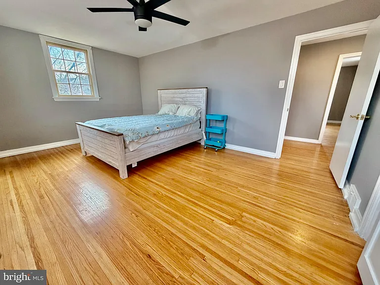 901 Cooke Ln — Photo 13