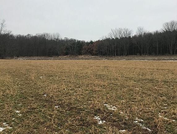 2nd image of 10252 Wooster Pike