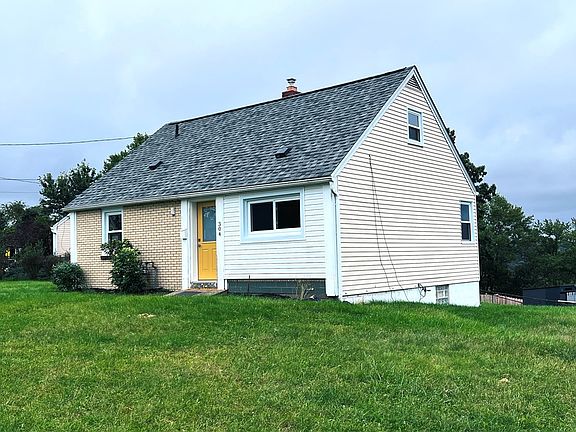 2nd image of 304 Auburn St