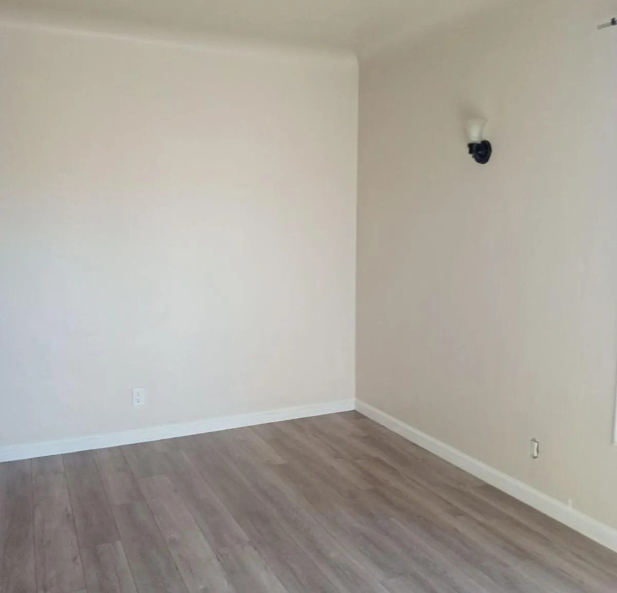 Seminary Neighbor For Rent — Photo 2