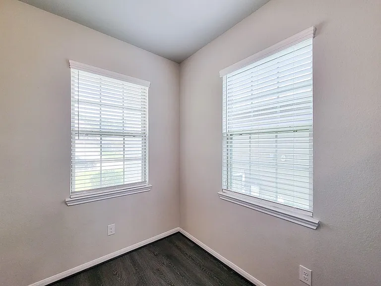 10423 Astor Point Trl — Photo 13
