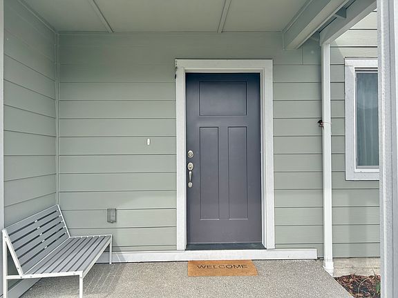 3rd image of 15141 Prescott Loop SE