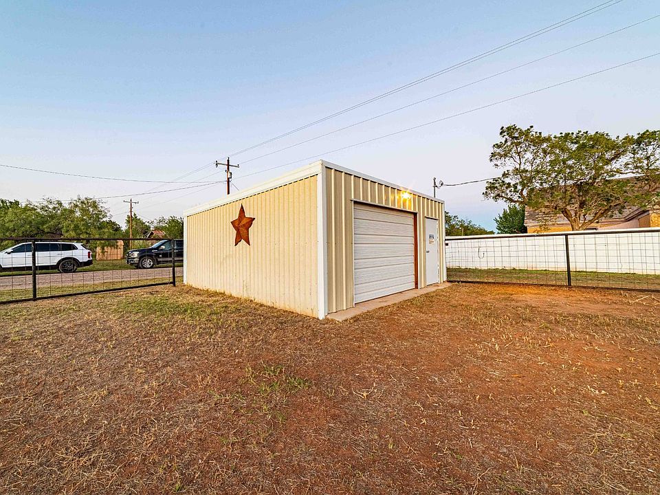 718 N Avenue A, Crowell, TX 79227 | Zillow