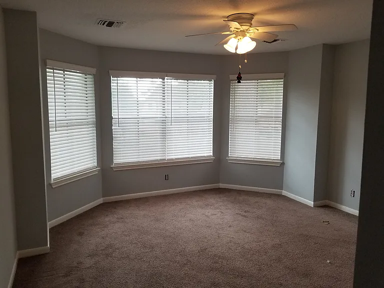 2723 Roseheath Ln — Photo 4