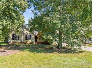 108 Dolores Ct, Raeford, NC 28376