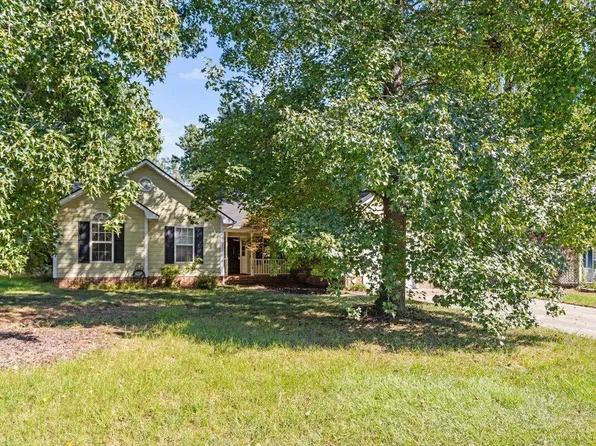 108 Dolores Ct, Raeford, NC 28376