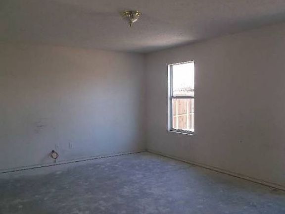 4th image of 6917 Meadow Way Ln Fort Worth
