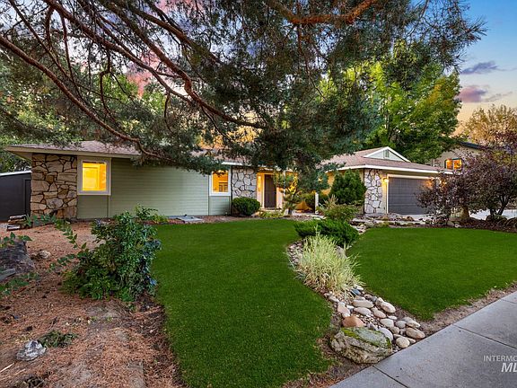 3rd image of 2013 S Coloma Way