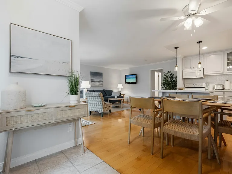 635 S Prospect Ave #101A — Photo 3