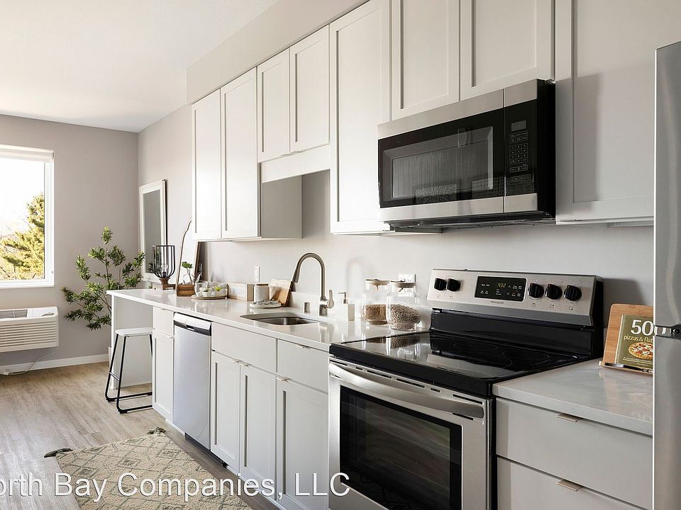 1st image of 821 6th Ave SE #407