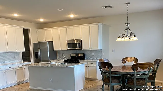 4202 Woodbridge Way — Photo 4