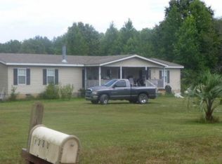 1380 Deer Lake Ct, Greensboro, GA 30642