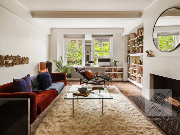 315 East 68th Street image 2 of 13