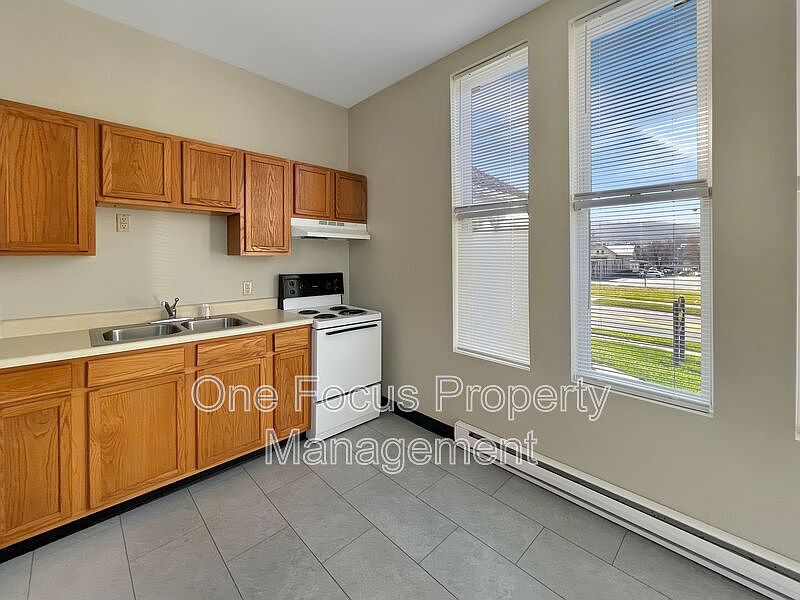 1st image of 1314 W 4th St APT 9
