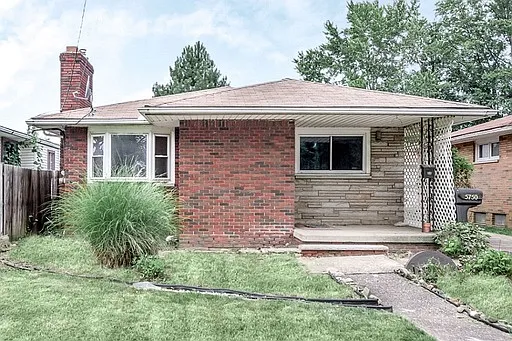 5750 Garfield Ave photo 1