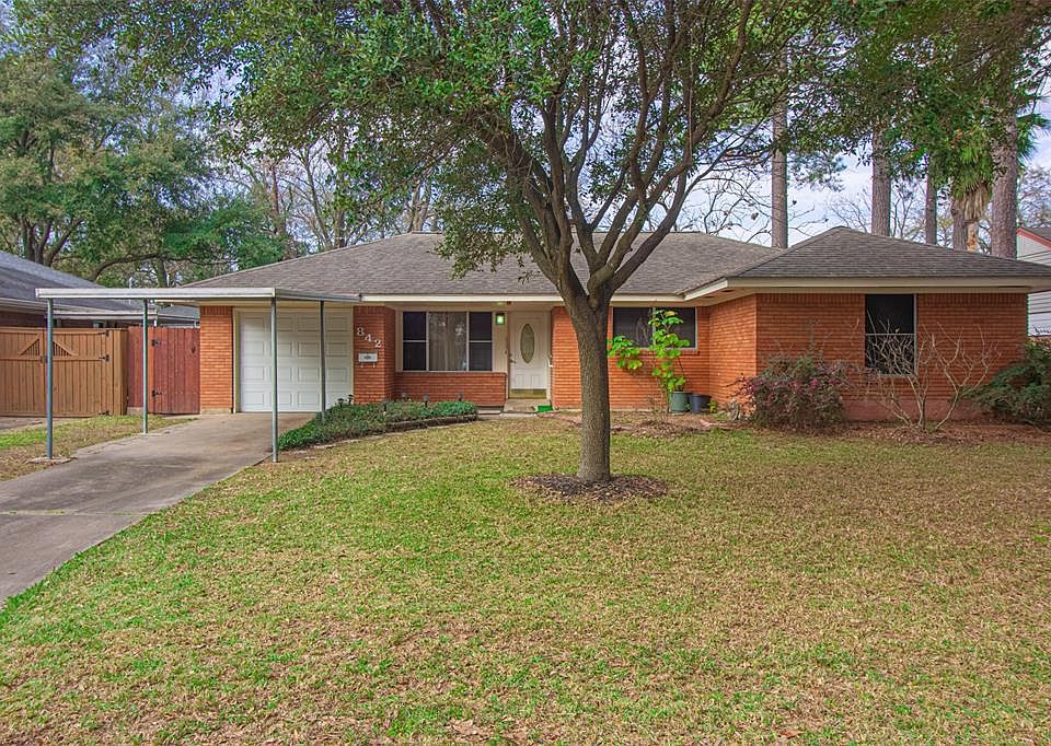 Image 1: You'll love this cute home! Come get it quick...