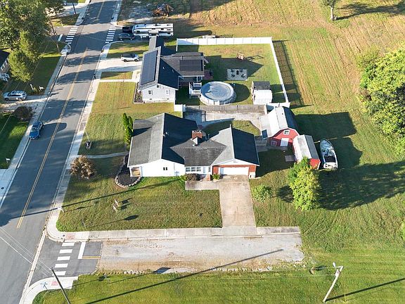 4th image of 51 Salem Dr