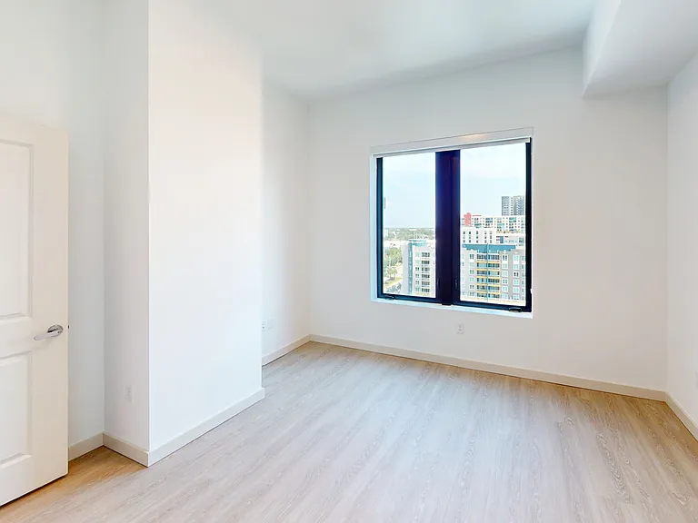 101 N Meridian — Photo 135